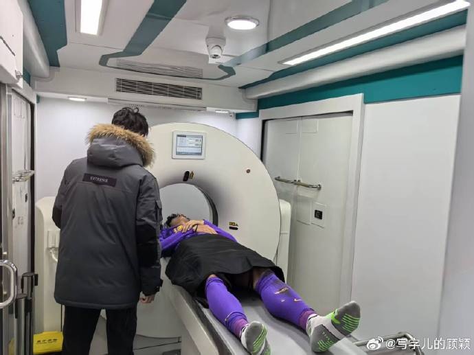  記者：謝維軍初步檢查無(wú)大礙，后續(xù)兩天還要注意觀察