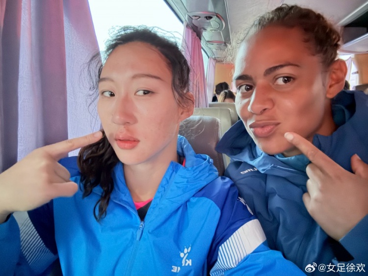  神勇！女足國門徐歡曬照，比賽中被球砸臉仍力保球門不失